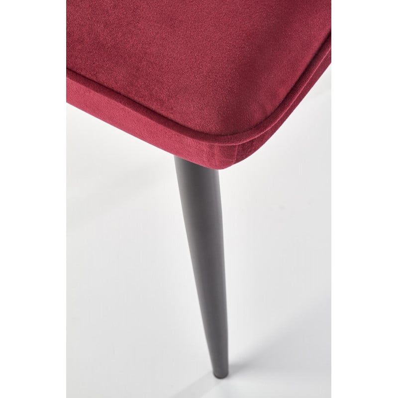Chaise de salle à manger en velours rouge foncé avec pieds en métal noir Seattle