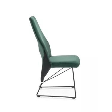 Chaise design haute en métal noir, revêtement velours vert Anouk