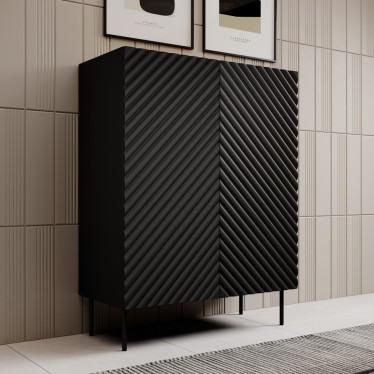 Buffet haut Emile noir mat avec portes à relief effet 3D dans un intérieur moderne