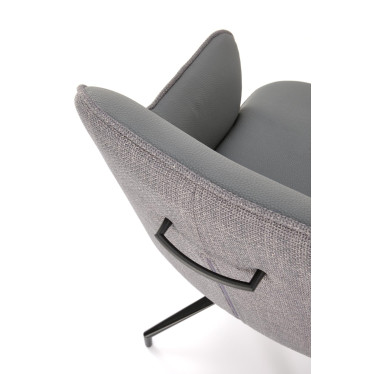 Détail de la texture textile grise sur la face extérieure du dossier de la chaise Berry