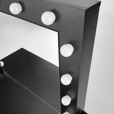 Gros plan éclairage LED miroir coiffeuse moderne STARS coloris noir mat
