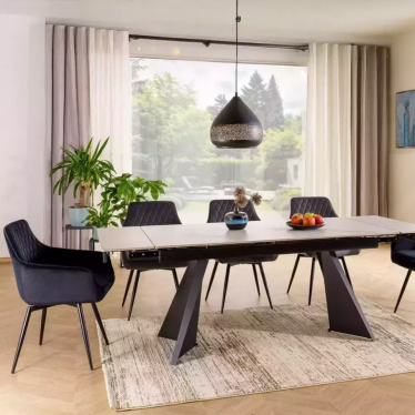 Salle à manger complète avec chaises noires Lotinda et table design