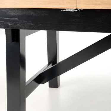 Détail piètement en bois massif noir pour table extensible DYLAN