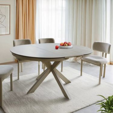 Table de salle à manger moderne en céramique en situation d'ambiance