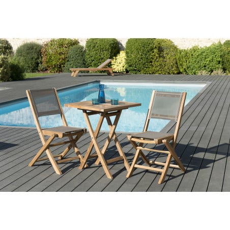 Salon de jardin avec table carrée 60x60 cm & 2 chaises pliantes couleur taupe en teck et textilène Summer